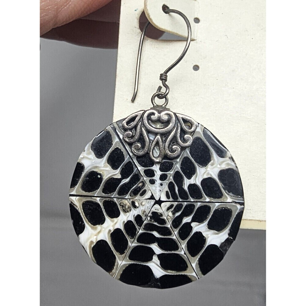 Kenneth Cole Silver Spider Web Design Black Coral Shell Dangle Earrings NEW - Picture 9 of 9